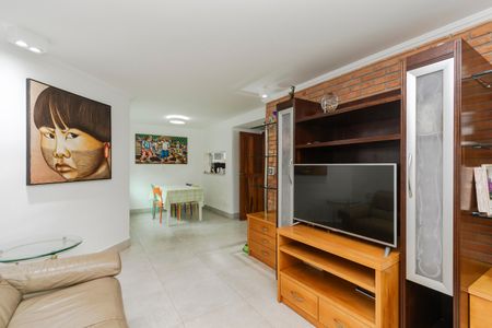 Casa à venda com 250m², 5 quartos e 3 vagasSala de TV
