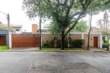Casa à venda com 250m², 5 quartos e 3 vagasFachada