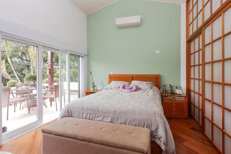 Casa à venda com 250m², 5 quartos e 3 vagasSuíte 1