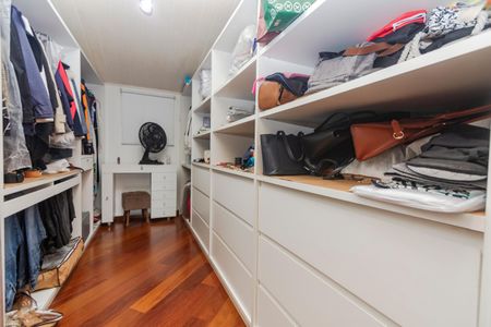Casa à venda com 250m², 5 quartos e 3 vagasCloset da Suíte 1