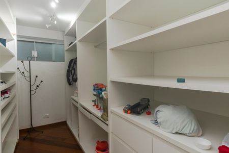 Casa à venda com 250m², 5 quartos e 3 vagasCloset da Suíte 2