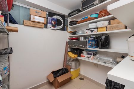 Casa à venda com 250m², 5 quartos e 3 vagasDespensa