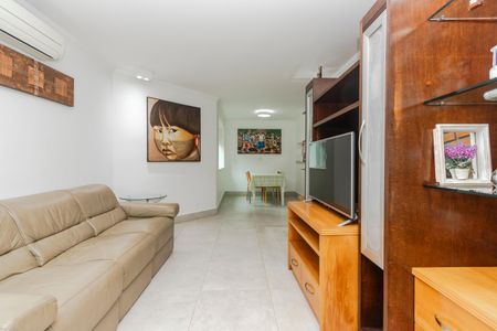 Casa à venda com 250m², 5 quartos e 3 vagasSala de TV
