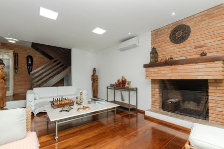 Sala de casa à venda com 5 quartos, 250m² em Jardim dos Estados, São Paulo