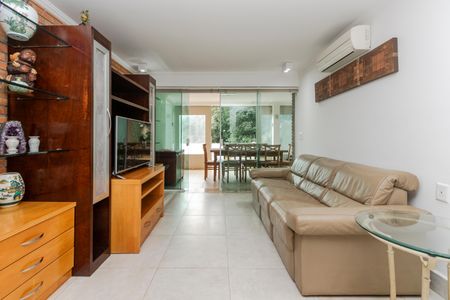 Casa à venda com 250m², 5 quartos e 3 vagasSala de TV