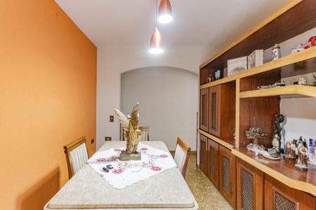 Casa à venda com 238m², 3 quartos e 3 vagas Casa à venda com 238m², 3 quartos e 3 vagasSala de Jantar