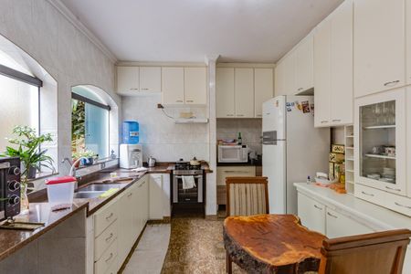 Casa à venda com 238m², 3 quartos e 3 vagas Casa à venda com 238m², 3 quartos e 3 vagasCozinha