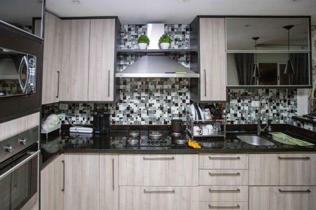 Casa para alugar com 320m², 4 quartos e 2 vagasCozinha