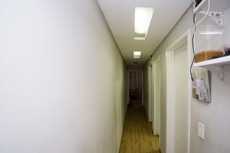 Casa para alugar com 320m², 4 quartos e 2 vagasCorredor