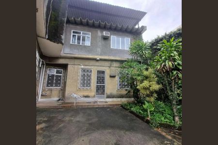 Casa para alugar com 599m², 7 quartos e 7 vagasFachada