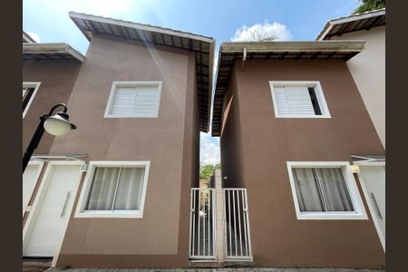 Casa de condomínio para alugar com 100m², 2 quartos e 1 vaga Casa de condomínio para alugar com 100m², 2 quartos e 1 vagaFachada