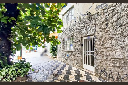 Apartamento à venda com 100m², 2 quartos e sem vaga Apartamento à venda com 100m², 2 quartos e sem vagaFachada + Plaquinha