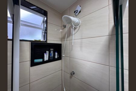 Casa à venda com 200m², 3 quartos e 1 vagaSuíte - Banheiro