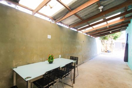 Casa à venda com 90m², 3 quartos e 1 vaga Casa à venda com 90m², 3 quartos e 1 vagaÁrea externa