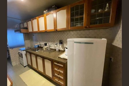 Apartamento à venda com 75m², 2 quartos e 1 vaga Apartamento à venda com 75m², 2 quartos e 1 vagaCozinha