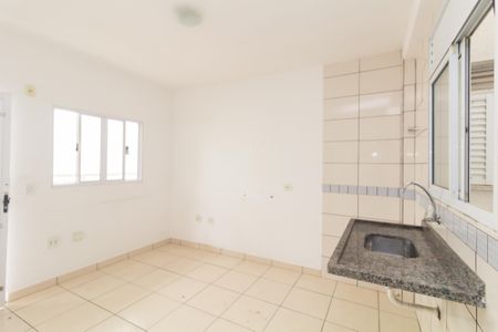 Sala/Cozinha de apartamento para alugar com 1 quarto, 32m² em Jardim Lideranca, São Paulo