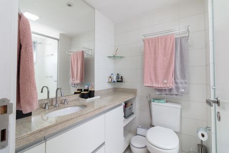 Apartamento à venda com 111m², 3 quartos e 2 vagasBanheiro da Suíte 2