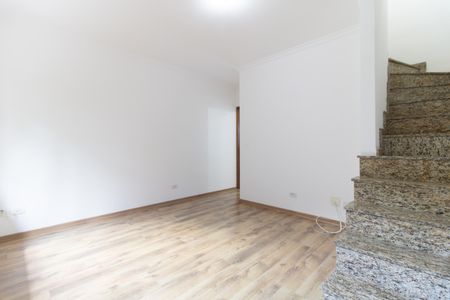 Casa de condomínio à venda com 75m², 2 quartos e 2 vagasSala