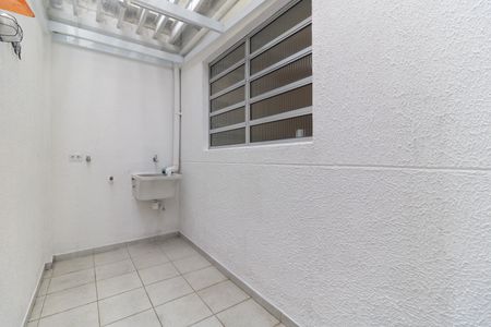 Casa de condomínio à venda com 75m², 2 quartos e 2 vagasLavanderia