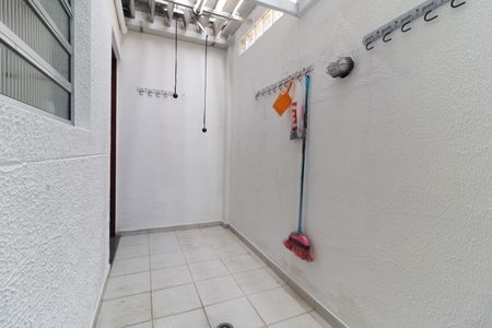 Casa de condomínio à venda com 75m², 2 quartos e 2 vagasLavanderia