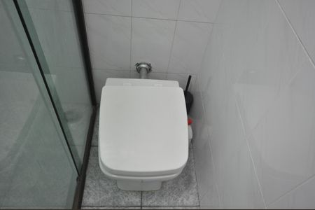 Casa à venda com 250m², 6 quartos e 2 vagasBanheiro da Suíte 2