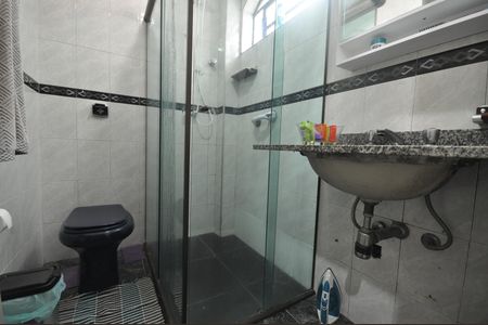 Casa à venda com 250m², 6 quartos e 2 vagasBanheiro da Suíte 5