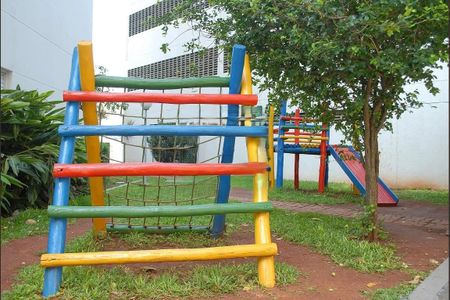 Apartamento para alugar com 65m², 2 quartos e 1 vaga Apartamento para alugar com 65m², 2 quartos e 1 vagaÁrea comum - Playground