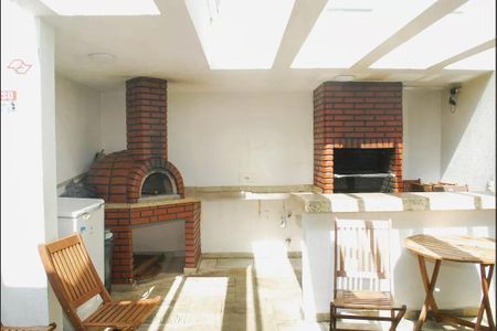 Apartamento para alugar com 65m², 2 quartos e 1 vaga Apartamento para alugar com 65m², 2 quartos e 1 vagaÁrea comum - Churrasqueira
