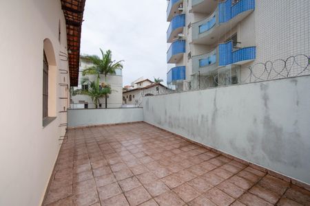Casa à venda com 360m², 4 quartos e 5 vagasAREA EXTERNA SUPERIOR