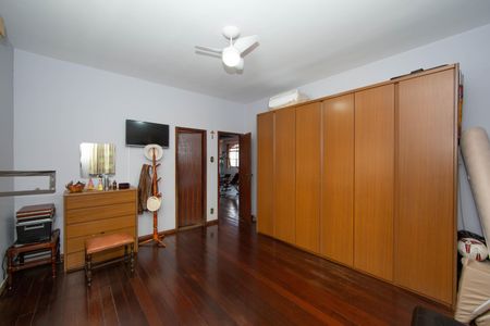 Casa à venda com 360m², 4 quartos e 5 vagasQUARTO3