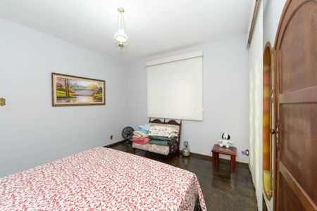 Casa à venda com 360m², 4 quartos e 5 vagasQUARTO1