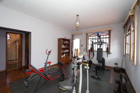 Casa à venda com 360m², 4 quartos e 5 vagasSALA