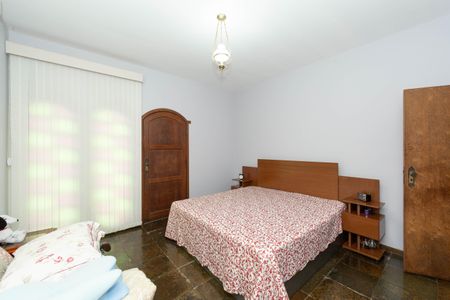 Casa à venda com 360m², 4 quartos e 5 vagasQUARTO1