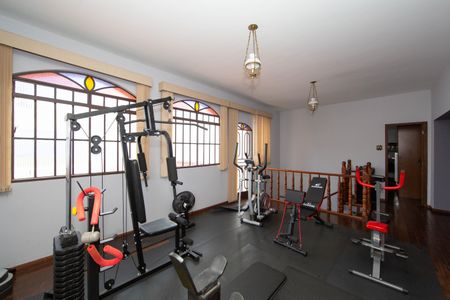 Casa à venda com 360m², 4 quartos e 5 vagasSALA