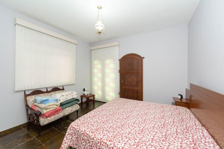 Casa à venda com 360m², 4 quartos e 5 vagasQUARTO1