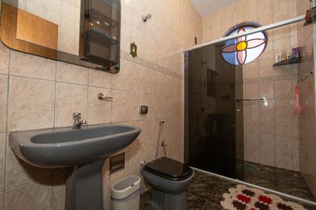 Casa à venda com 360m², 4 quartos e 5 vagasBANHEIRO3