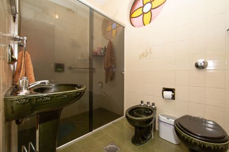 Casa à venda com 360m², 4 quartos e 5 vagasBANHEIRO1