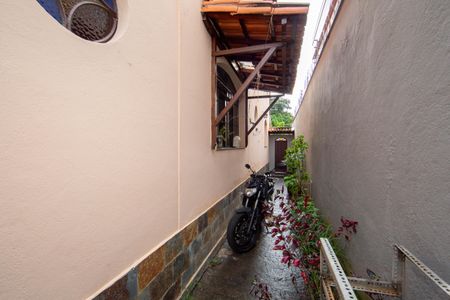 Casa à venda com 360m², 4 quartos e 5 vagasAREA EXTERNA 