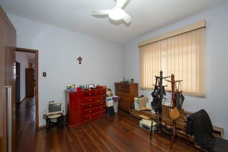 Casa à venda com 360m², 4 quartos e 5 vagasQUARTO2