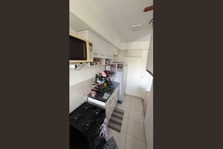 Cozinha de apartamento à venda com 2 quartos, 48m² em Del Castilho, Rio de Janeiro