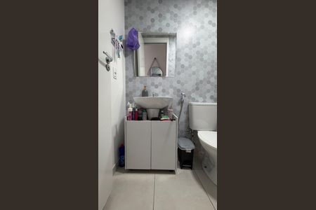 Apartamento à venda com 48m², 2 quartos e sem vaga Apartamento à venda com 48m², 2 quartos e sem vagaBanheiro