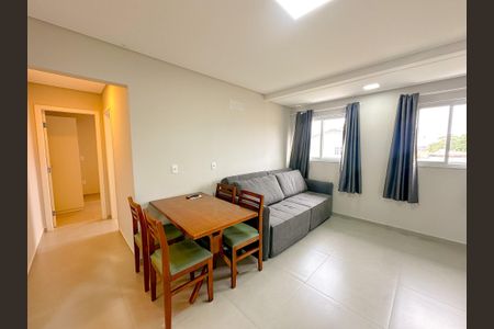 Sala de apartamento para alugar com 2 quartos, 60m² em Cachoeira do Bom Jesus, Florianópolis