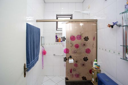 Casa à venda com 178m², 3 quartos e 3 vagasBanheiro da Suíte