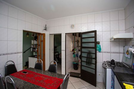 Casa à venda com 178m², 3 quartos e 3 vagasCozinha