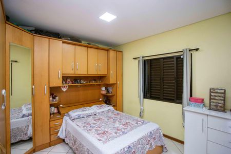 Casa à venda com 178m², 3 quartos e 3 vagasQuarto Suíte