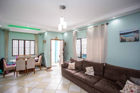 Casa à venda com 178m², 3 quartos e 3 vagasSala