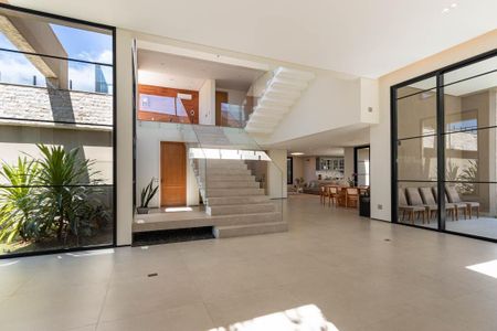 Casa de condomínio à venda com 576m², 6 quartos e 6 vagas