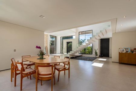 Casa de condomínio à venda com 576m², 6 quartos e 6 vagas