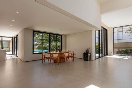Casa de condomínio à venda com 576m², 6 quartos e 6 vagas