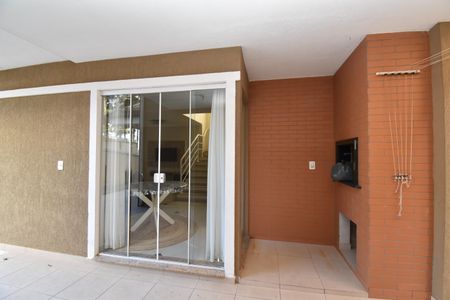 Casa de condomínio para alugar com 148m², 3 quartos e 2 vagasVaranda com Churrasqueira